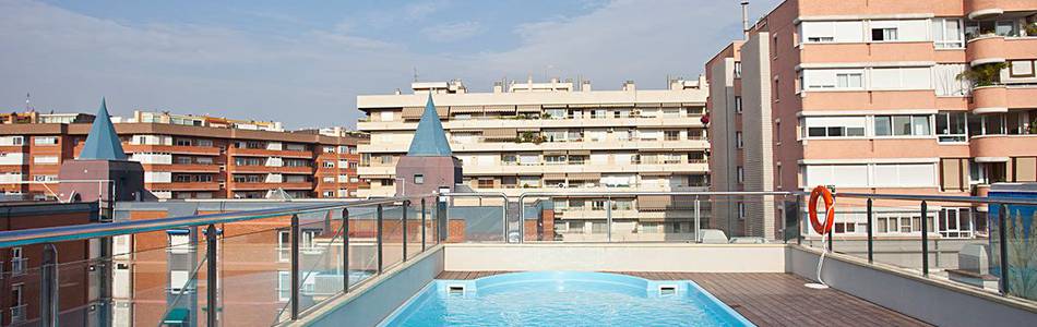 Piscina Hotel ILUNION Les Corts – Spa Barcellona Piscina Hotel ILUNION Les Corts – Spa Barcellona