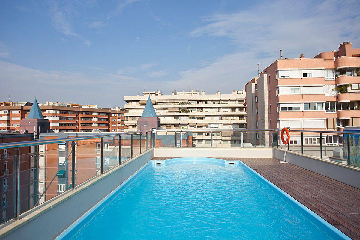 Piscina Hotel ILUNION Les Corts – Spa Barcellona